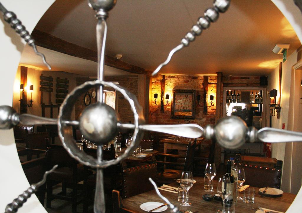 Queens Head Inn Nassington Exterior foto