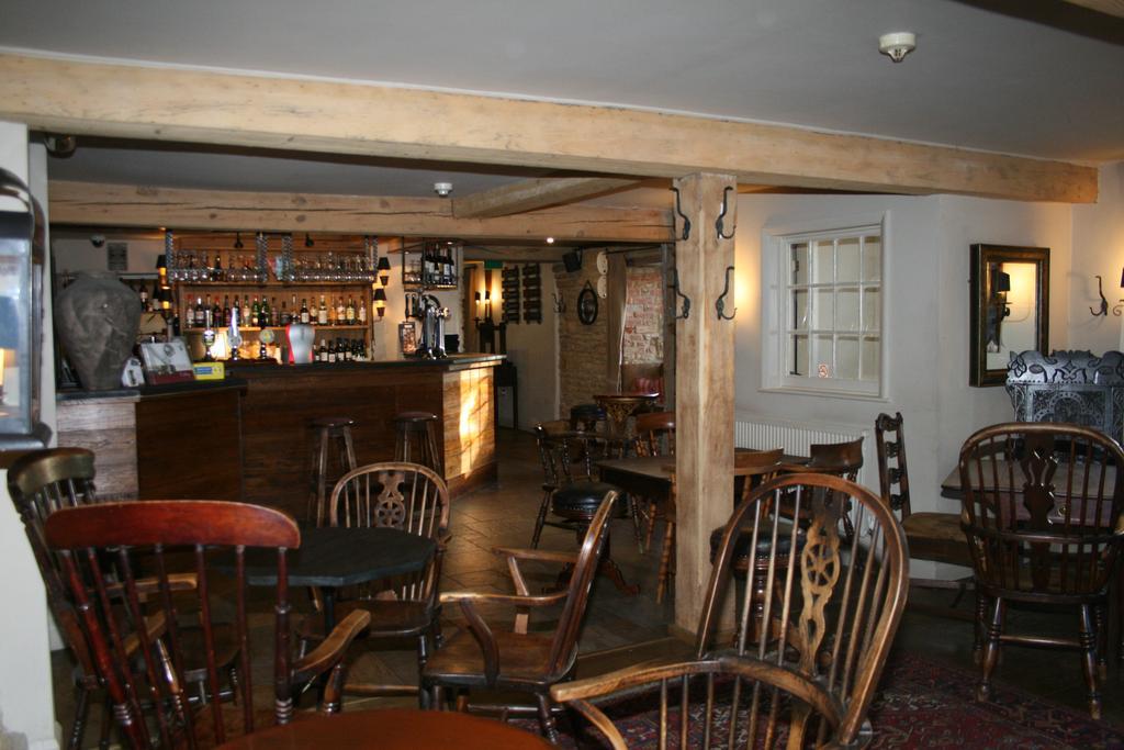 Queens Head Inn Nassington Exterior foto